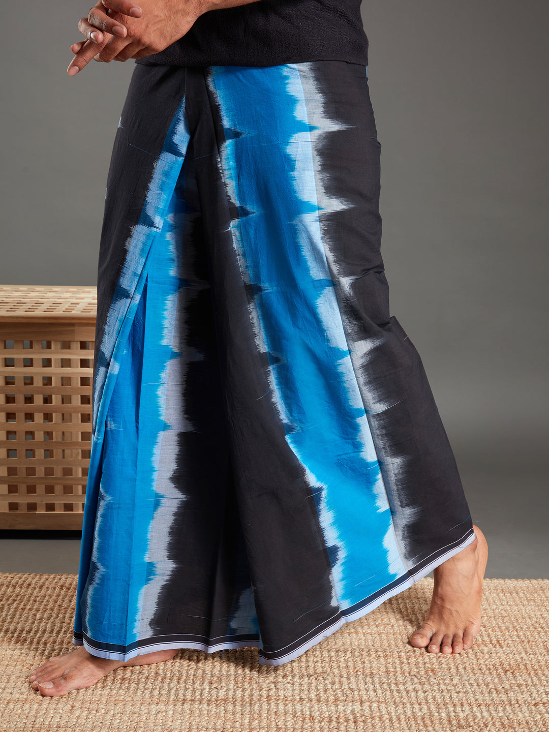 Areeba Black and Blue Fine Cotton Lungi - AMT-009 - View 3