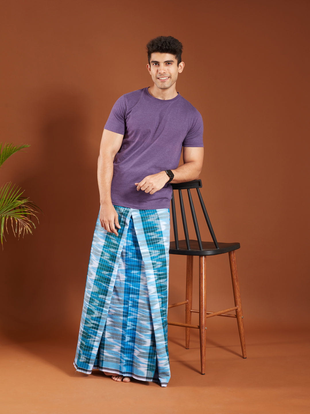 Areeba Blue and Green Fine Cotton Lungi - AMT-014 - View 3