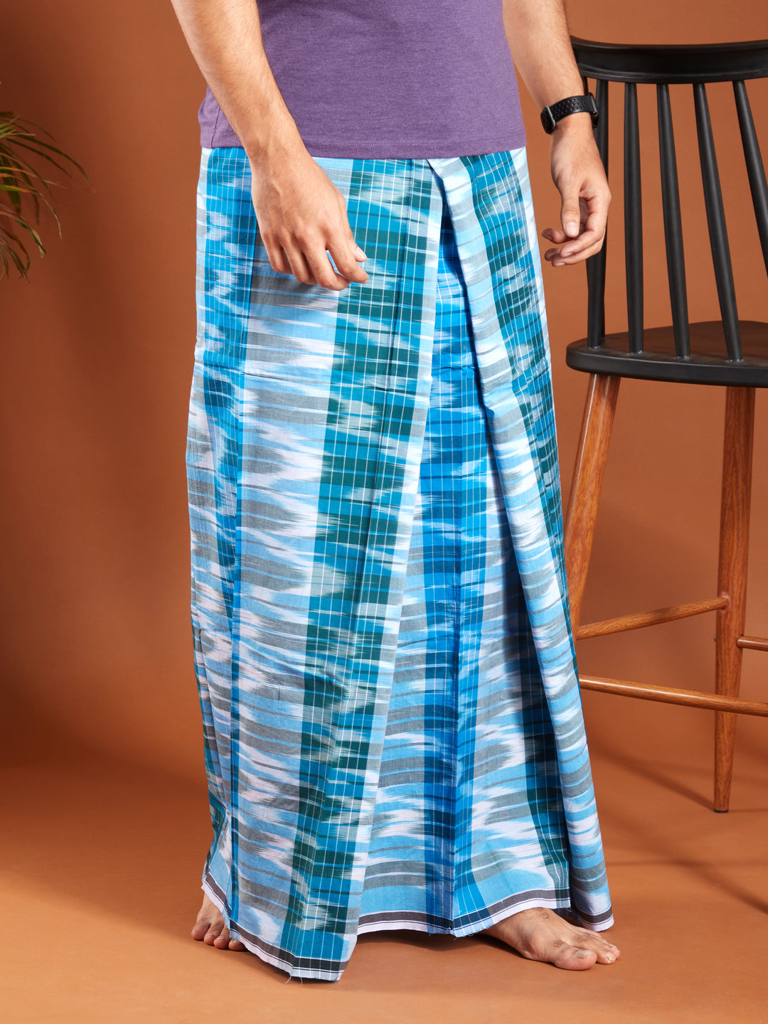 Areeba Blue and Green Fine Cotton Lungi - AMT-014 - View 4