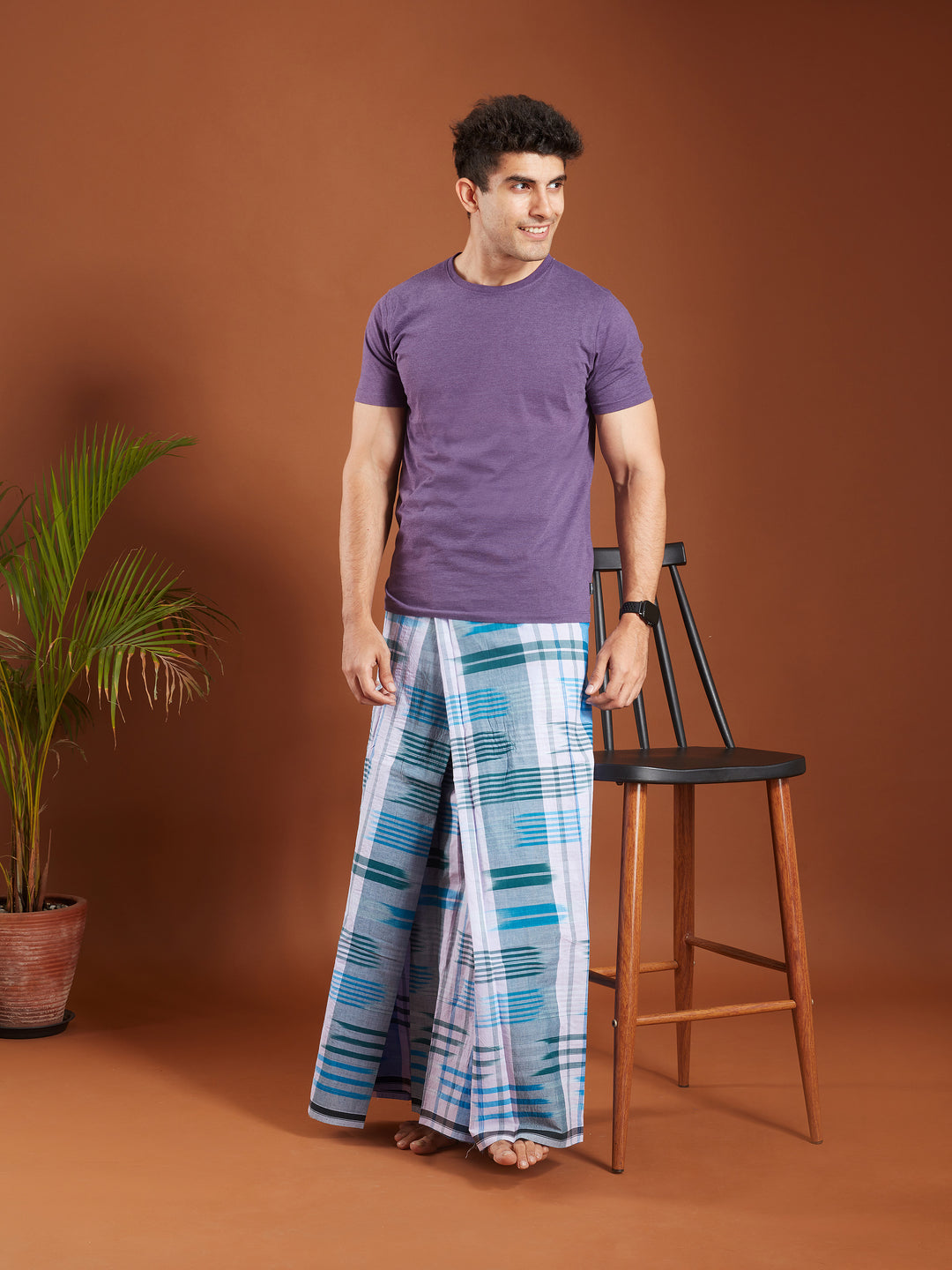 Areeba Blue and Black Fine Cotton Lungi - AMT-020 - View 2