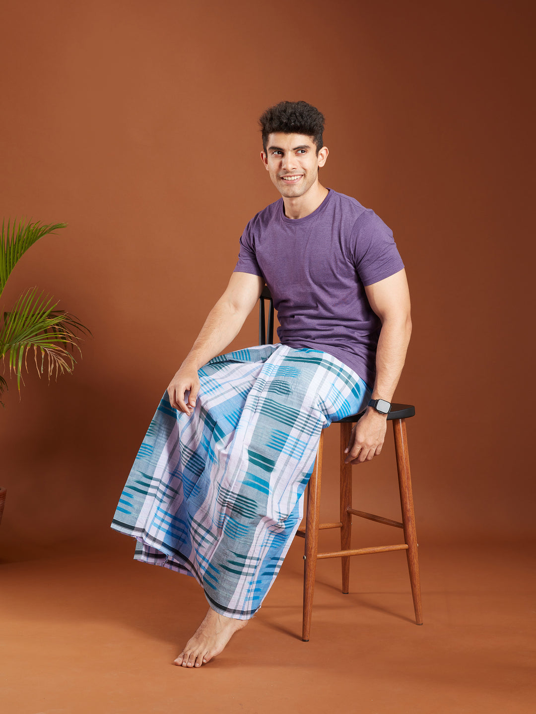 Areeba Blue and Black Fine Cotton Lungi - AMT-020 - View 3